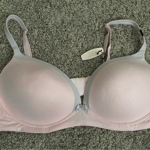 New lot of 2 Victoria’s Secret bras 40D